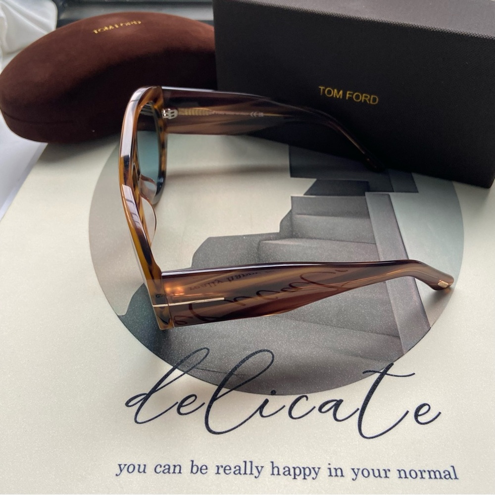 Tom Ford Brown Tortoiseshell Frame Sunglasses Wit… - image 3